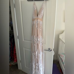 Vici Luxxel White Dress (never worn!)